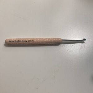 Pink and White 5mm Crochet Hook